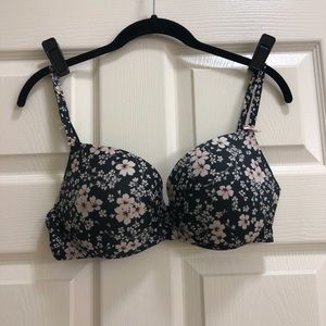 🌸Victoria’s Secret Plunge Bra